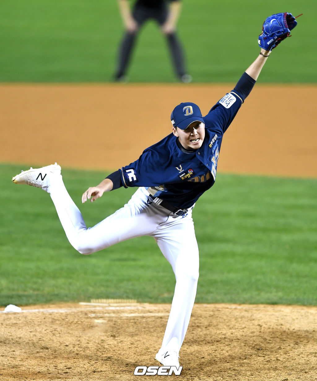 8회말 마운드에 오른 NC 투수 문경찬이 힘차게 공을 뿌리고 있다. / dreamer@osen.co.kr