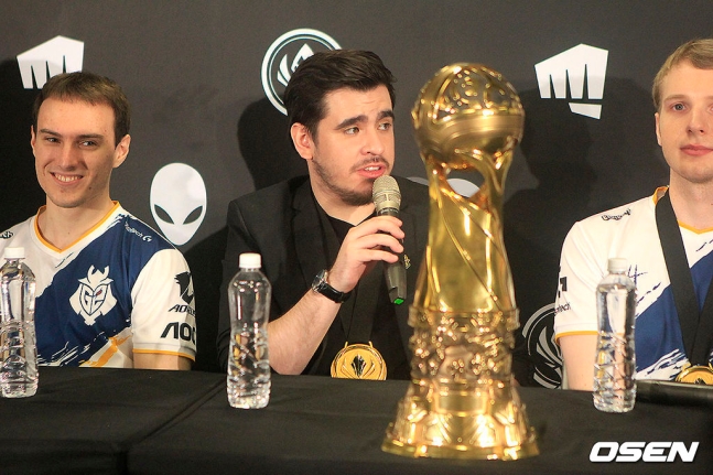 '그랩즈' 파비안 로만 감독.