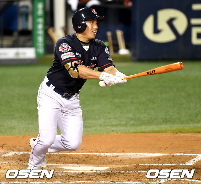 2회초 2사 2루 상황 롯데 손아섭이 달아나는 1타점 우익선상 2루타를 날리고 있다. / dreamer@osen.co.kr