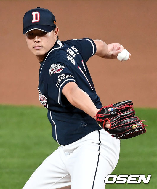 두산 선발 최원준이 힘차게 공을 뿌리고 있다. / dreamer@osen.co.kr