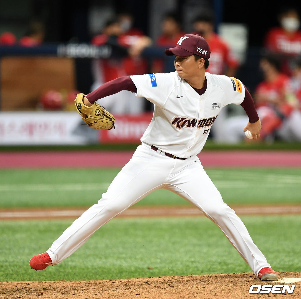 7회초 무사에서 키움 김성민이 역투하고 있다./sunday@osen.co.kr