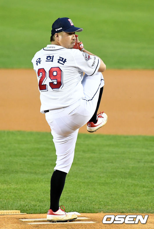 1회초 두산 유희관이 역투하고 있다. /jpnews@osen.co.kr