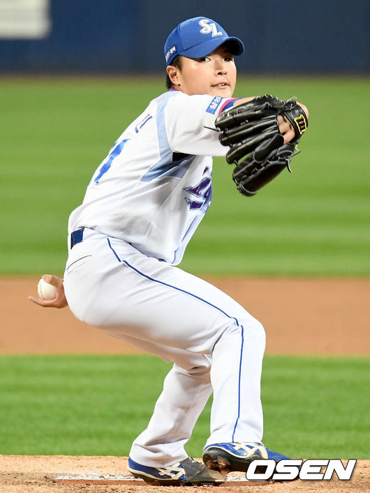 1회초 삼성 선발 이승민이 마운드에 올라 힘차게 공을 뿌리고 있다./ksl0919@osen.co.kr