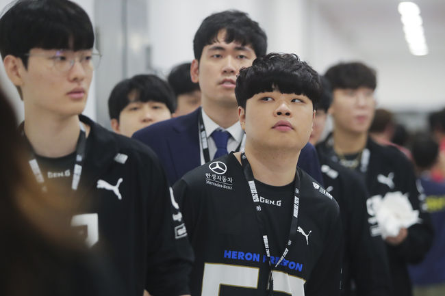 라이엇 게임즈 플리커.