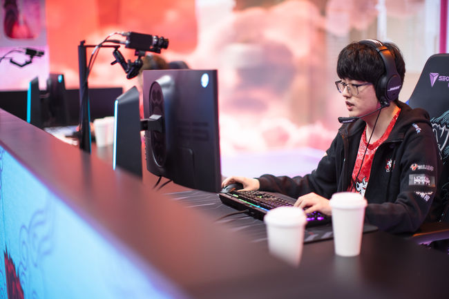 라이엇 게임즈 플리커.