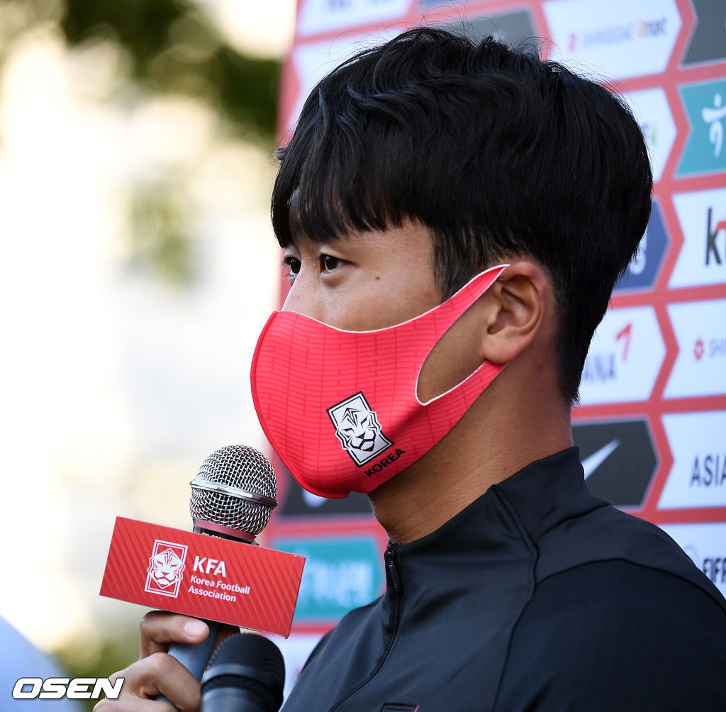 남자축구국가대표팀 원두재가 인터뷰를 하고 있다. /jpnews@osen.co.kr