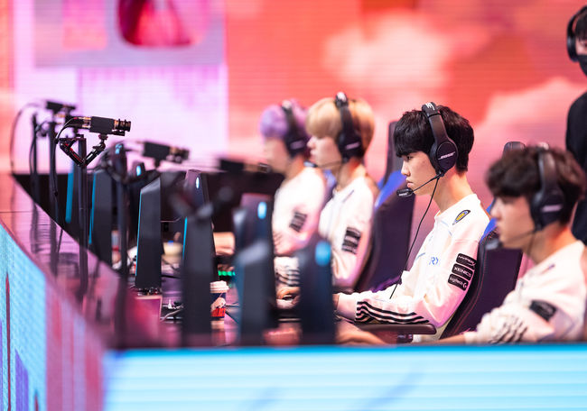 라이엇 게임즈 플리커.