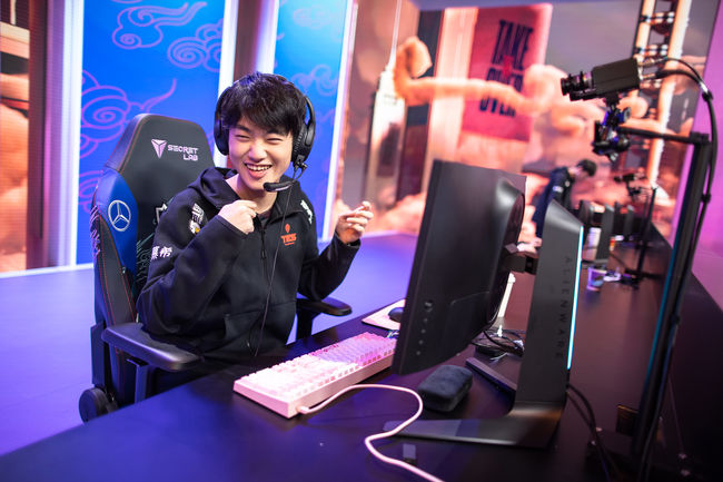 라이엇 게임즈 플리커.