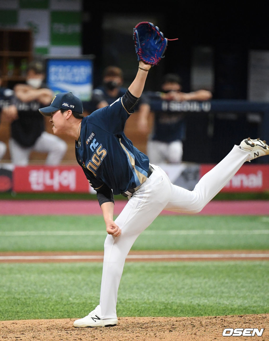 8회말 마운드에 오른 NC 문경찬이 힘차게 공을 뿌리고 있다. /rumi@osen.co.kr