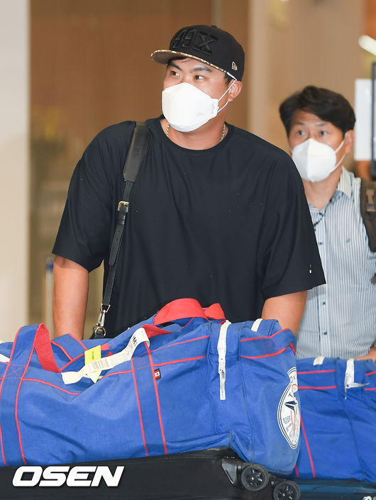 류현진이 입국장에 들어서고 있다.  / soul1014@osen.co.kr