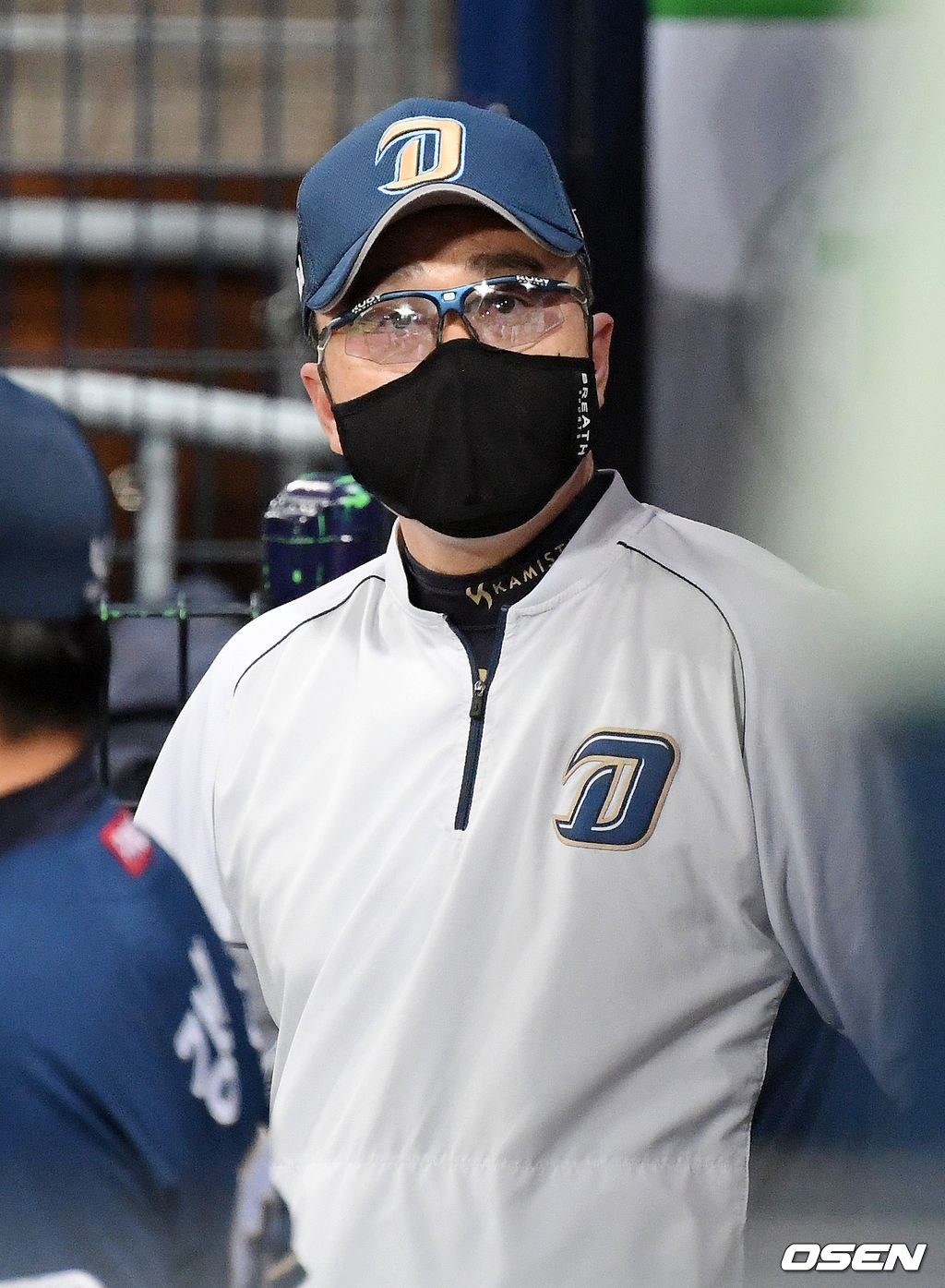 NC 이동욱 감독이 덕아웃에서 경기에 임하고 있다. /rumi@osen.co.kr