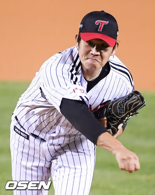 1회초 LG 선발투수 정찬헌이 역투하고 있다./ soul1014@osen.co.kr