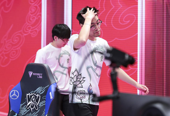 플라이퀘스트. /라이엇 게임즈 플리커.