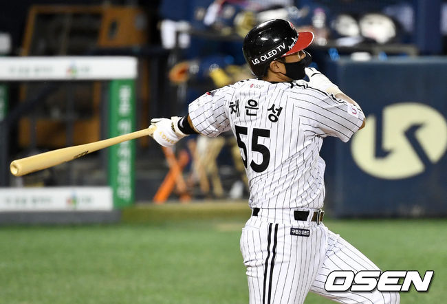 3회말 무사 1, 2루 상황 LG 채은성이 달아나는 좌월 스리런포를 날리고  있다. 연타석 스리런포. / dreamer@osen.co.kr