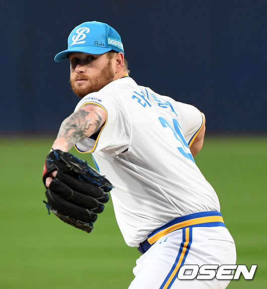 1회초 무사에서 삼성 선발투수 라이블리가 역투하고 있다. /sunday@osen.co.kr