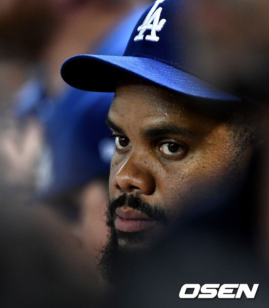 켄리 잰슨이 9회초 그라운드를 바라보는 표정이 어둡다. /dreamer@osen.co.kr