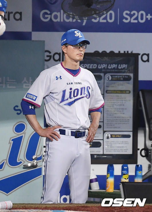 1일 오후 대구 삼성라이온즈파크에서 '2020 신한은행 SOL KBO리그' 삼성 라이온즈와 키움 히어로즈의 경기가 열렸다.7회말 삼성 허삼영 감독이 경기를 지켜보고 있다. /youngrae@osen.co.kr