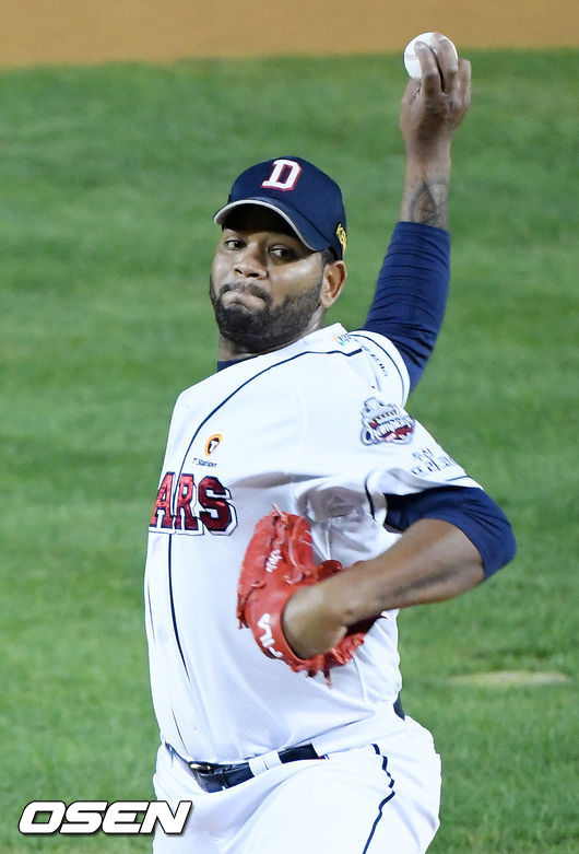 두산 외국인 투수 알칸타라.