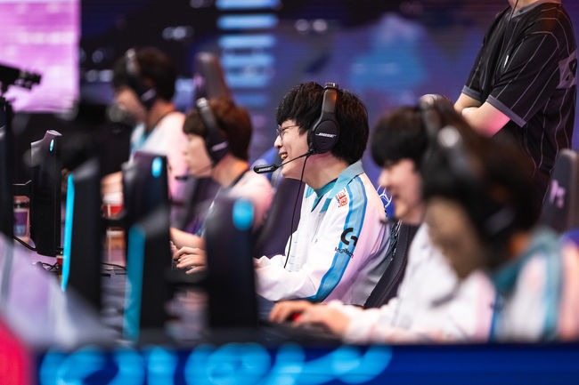 라이엇 게임즈 플리커.