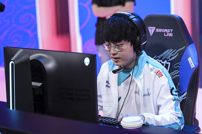 라이엇 게임즈 플리커.