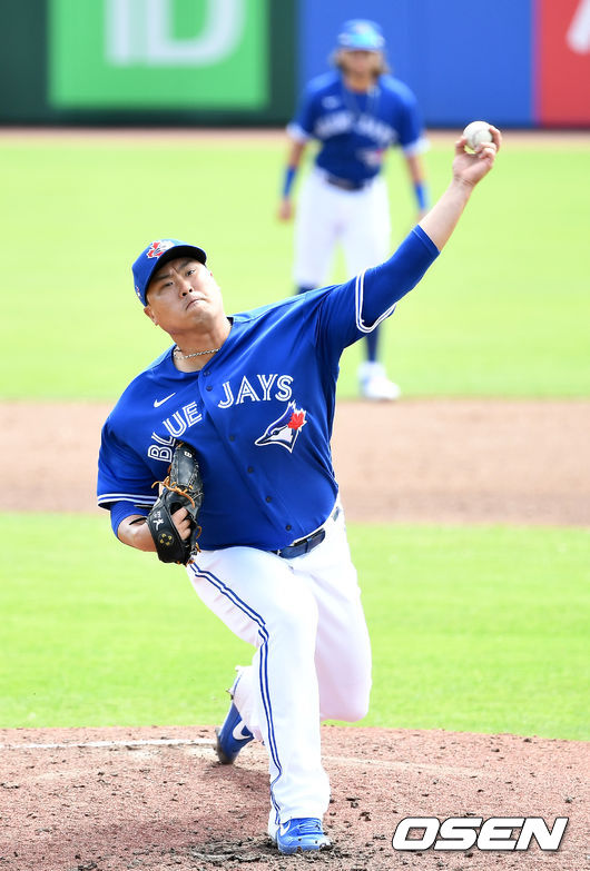 토론토 선발 류현진이 힘차게 공을 뿌리고 있다. / dreamer@osen.co.kr