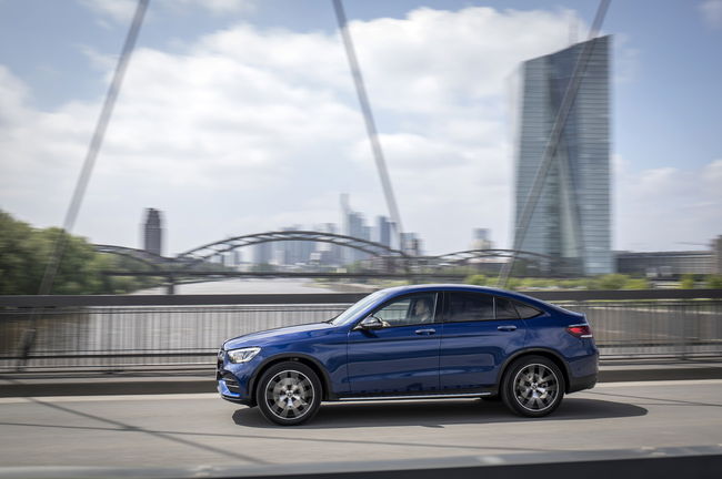 더 뉴 GLC 300 e 4MATIC 쿠페. 