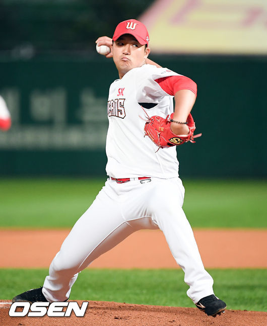 1회초 SK 선발투수 정수민이 역투하고 있다.  /  soul1014@osen.co.kr