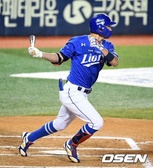 6회초 무사에서 삼성 박해민이 좌중간 안타를 날리고 있다. /jpnews@osen.co.kr
