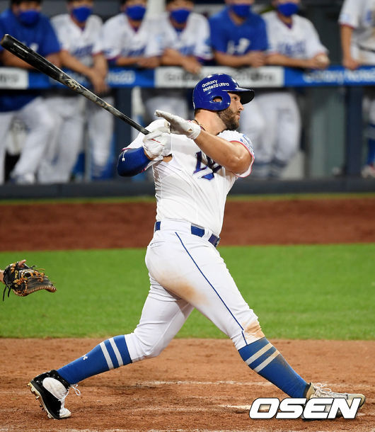 3일 오후 대구 삼성라이온즈파크에서 '2020 신한은행 SOL KBO리그' 삼성 라이온즈와 두산 베어스의 경기가 열렸다.8회말 1사 3루 삼성 팔카가 희생플라이로 타점을 올리고 있다. /youngrae@osen.co.kr