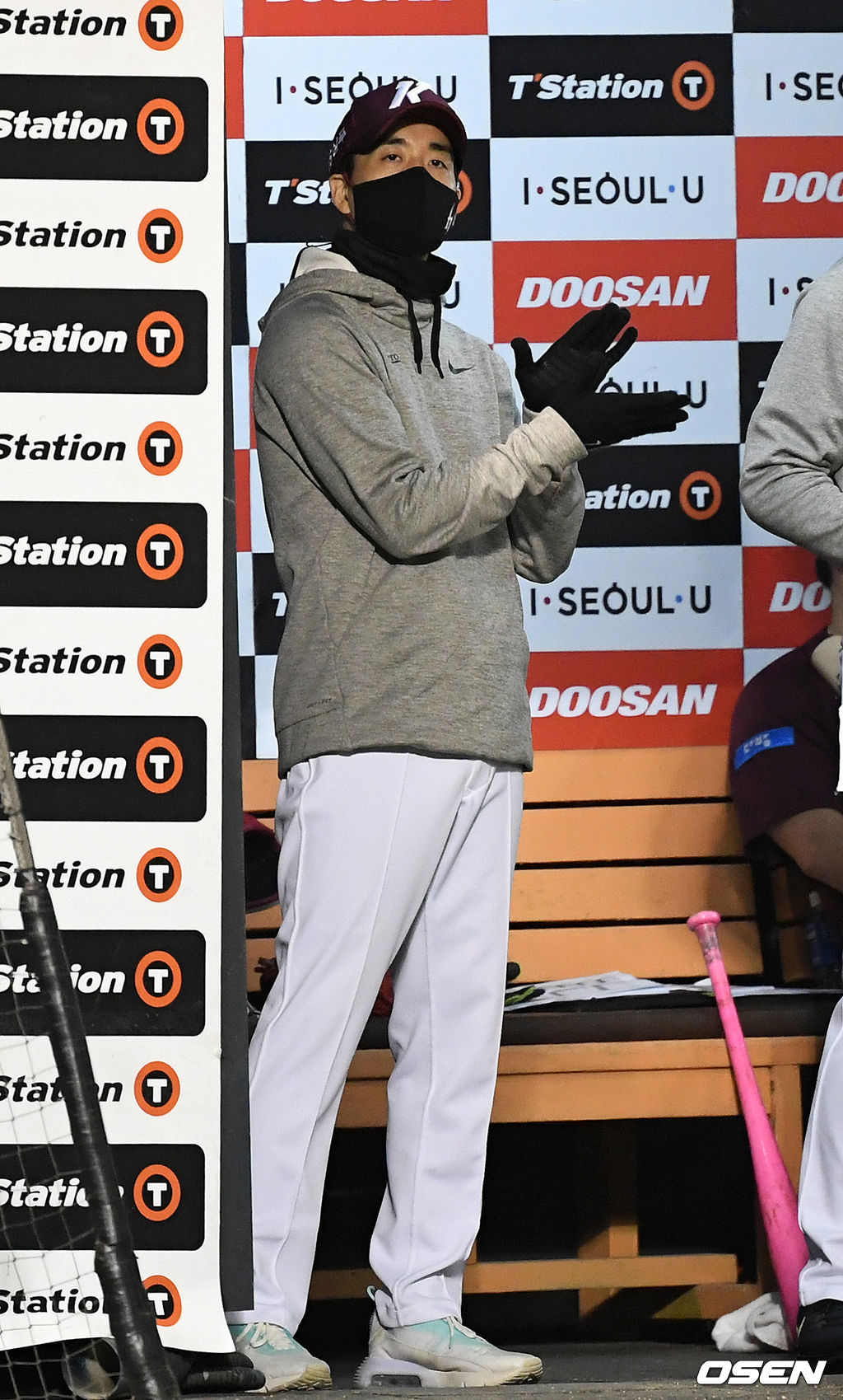 키움 김창현 감독대행이 선수들을 격려하고 있다.  /jpnews@osen.co.kr