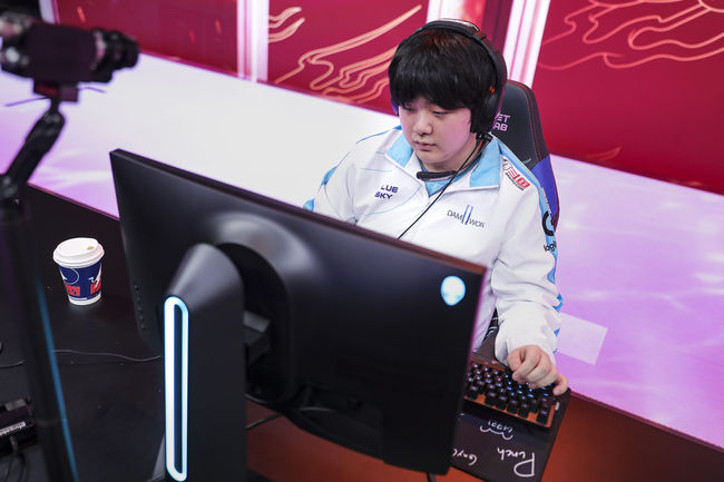 라이엇 게임즈 플리커.