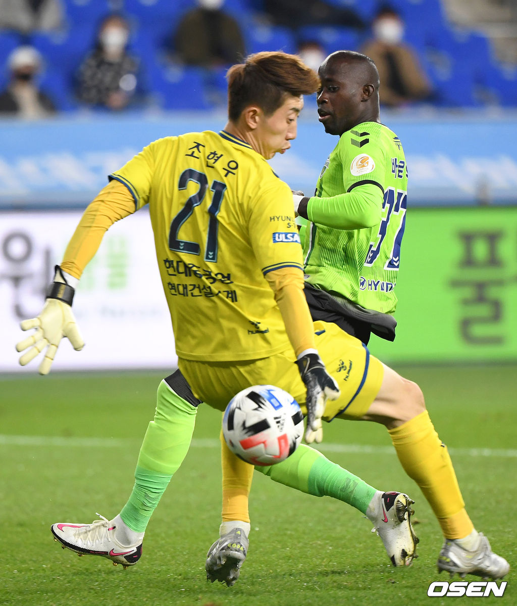10월 25일 ‘하나원큐 K리그1 2020 26라운드’에서 후반 전북 바로우가 김기희의 백헤더를 놓치지 않고 폭발적인 스피드로 결승골을 성공시키고 있다. /sunday@osen.co.kr