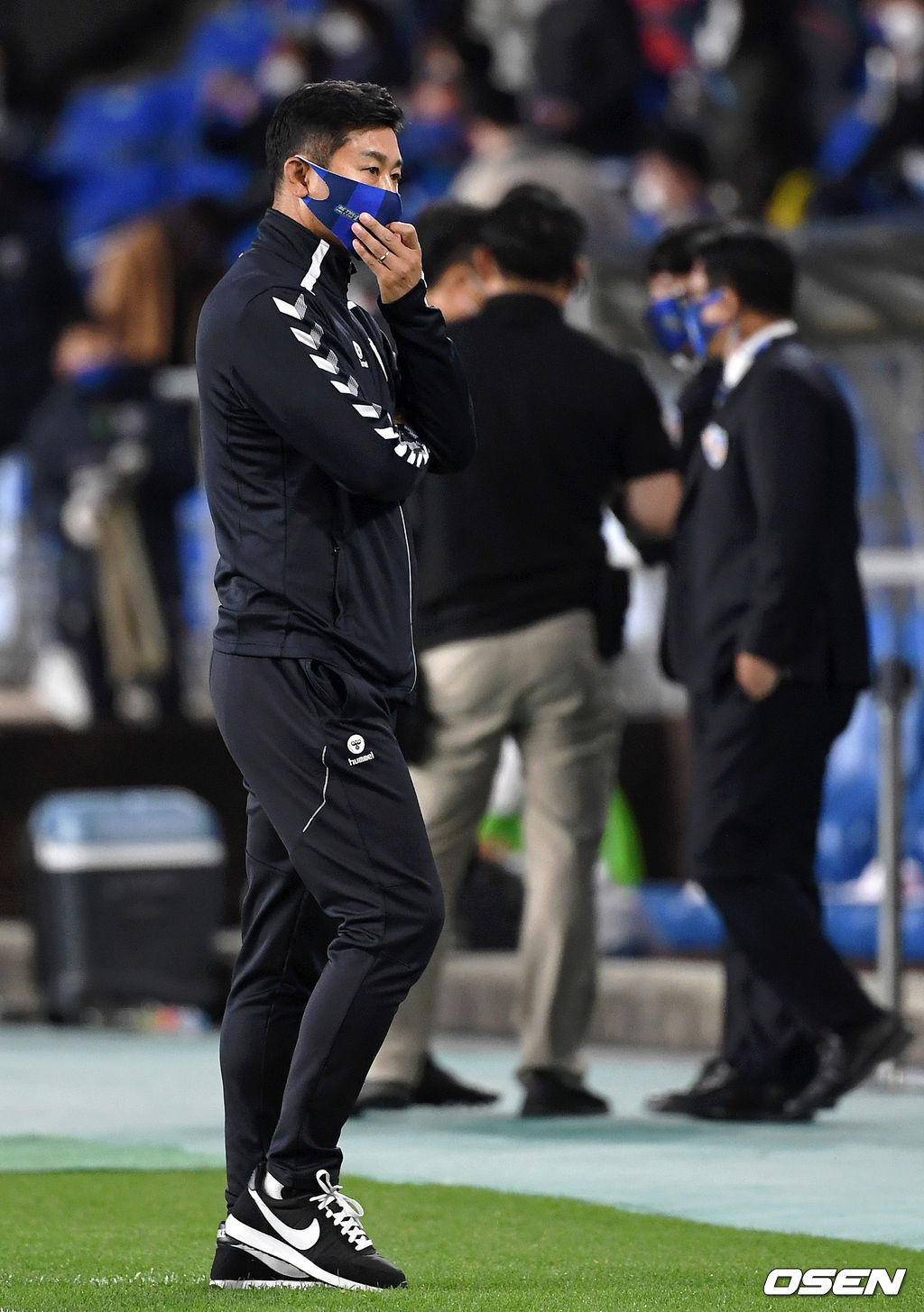 10월 25일 ‘하나원큐 K리그1 2020 26라운드’에서 경기 후 울산 김도훈 감독이 패배에 아쉬워하고 있다. /sunday@osen.co.kr
