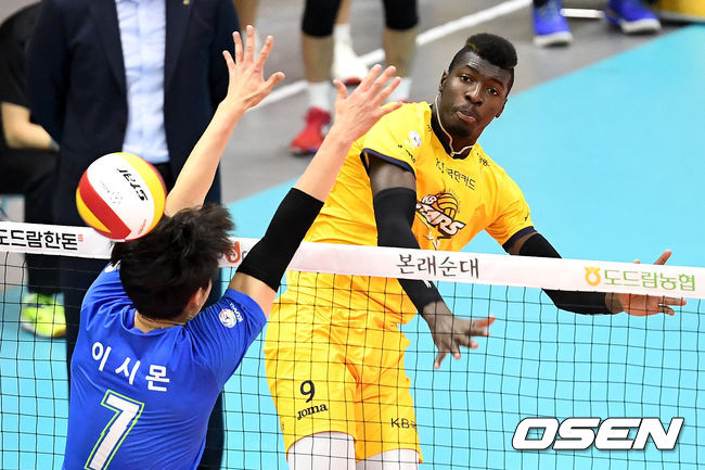 KB손해보험 케이타가 공격을 시도하고 있다. / dreamer@osen.co.kr