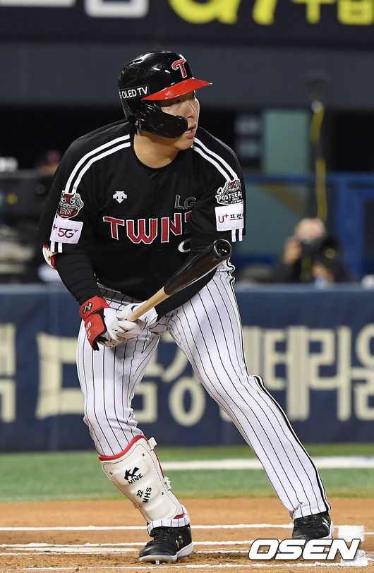 1회초 1사 1루 LG 김현수가 삼진으로 물러나고 있다. /youngrae@osen.co.kr