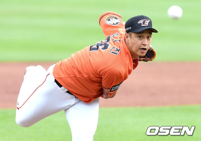 한화 선발 윤규진이 힘차게 공을 뿌리고 있다. /dreamer@osen.co.kr