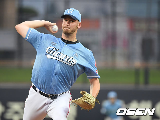 롯데 다익손이 역투하고 있다. / youngrae@osen.co.kr