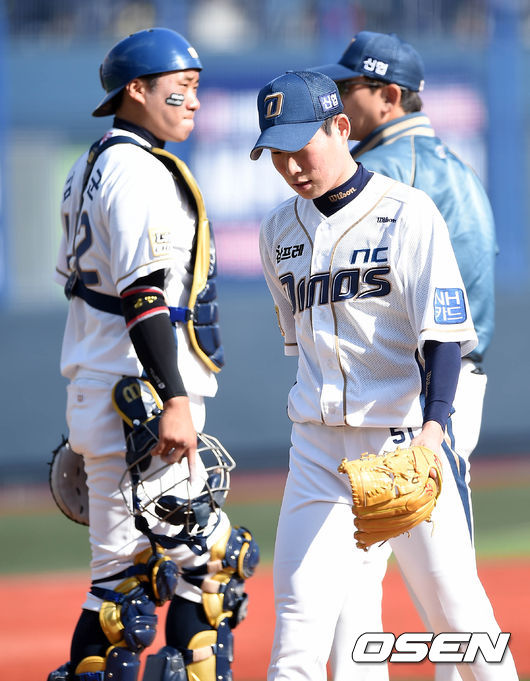 LG는 지난해에 이어 2년 연속 포스트시즌 진출로 경험 많은 베테랑 이병규(9번)·이진영·정성훈·박용택 등이 중심을 이루고 있다. NC도 포스트시즌 진출은 처음이지만, 손민한·이호준·이종욱·손시헌 등 가을야구 경험이 풍부한 베테랑들이 존재하기 때문에 무시할 수 없다. 거의 모든 전력에서 백중세를 이룬다./sunday@osen.co.kr