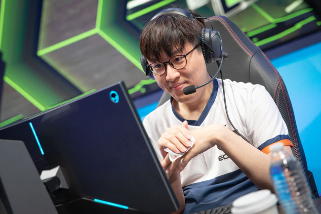 라이엇 게임즈 플리커.