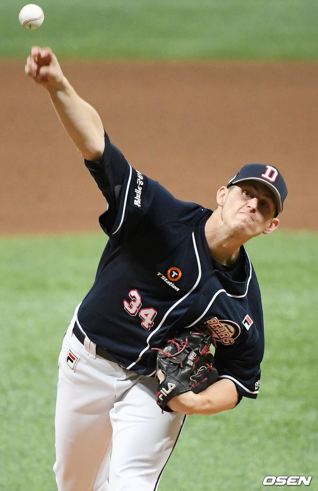 두산 선발 플렉센이 마운드 위에서 힘차게 공을 뿌리고 있다. /rumi@osen.co.kr