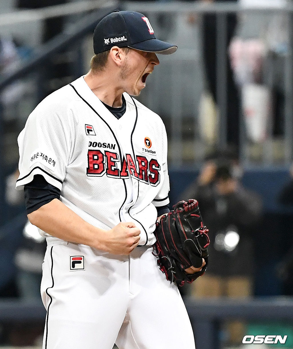 9회초 2사 주자없는 상황 KT 로하스를 내야 플라이로 이끌며 경기를 마무리지은 두산 플렉센이 포효하고 있다. / dreamer@osen.co.kr