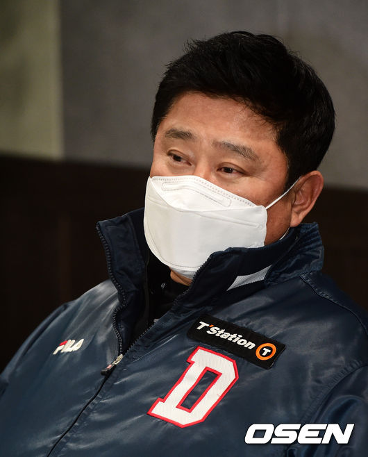 두산 김태형 감독이 인터뷰를 하고 있다./jpnews@osen.co.kr