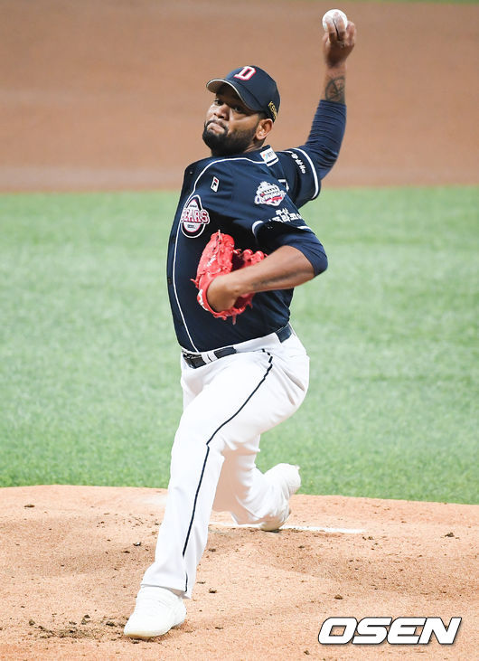 1회말 두산 선발투수 알칸타라가 역투하고 있다 .  / soul1014@osen.co.kr