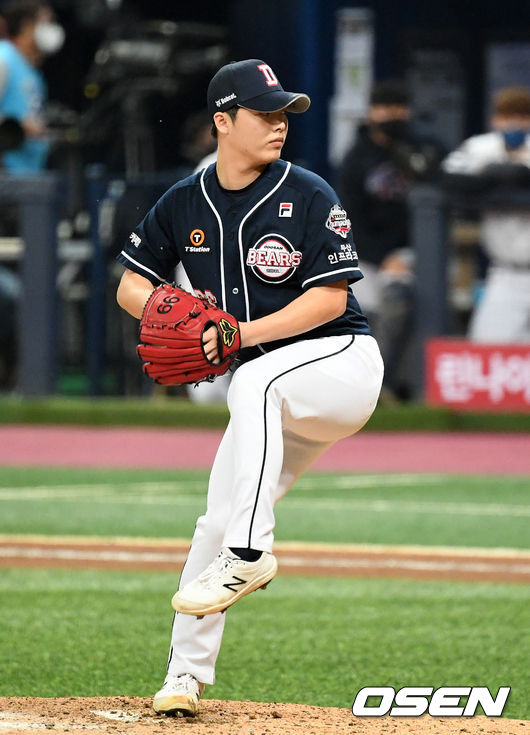 6회말 무사에서 두산 박치국이 역투하고 있다. /sunday@osen.co.kr