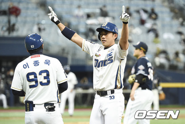 5회말 2사 1,2루 NC 이명기가 선취 1타점 적시타를 날리고 환호하고 있다 . / soul1014@osen.co.kr