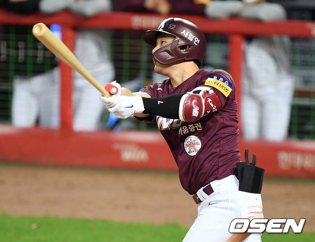 2회초 1사 3루 키움 김하성이 투런 홈런을 때려내고 있다. /youngrae@osen.co.kr 