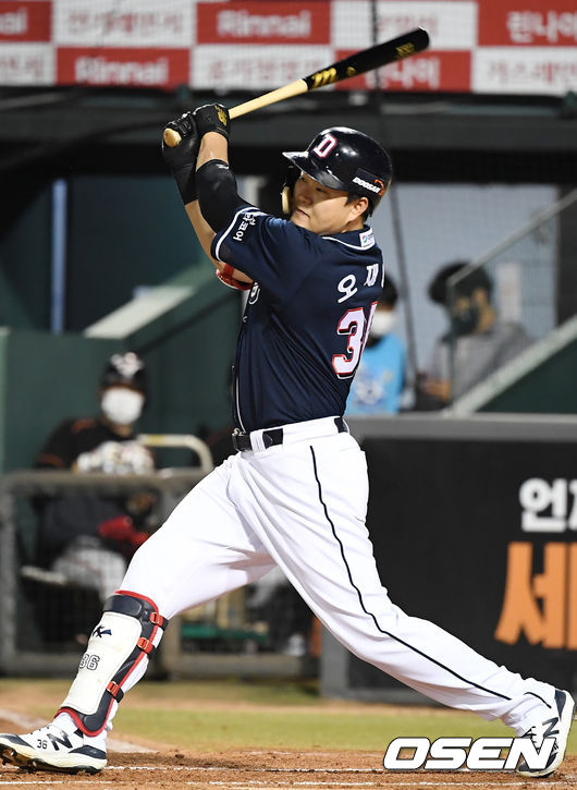 2회초 무사 1루 두산 오재일이 타격을 하고 있다. /youngrae@osen.co.kr 