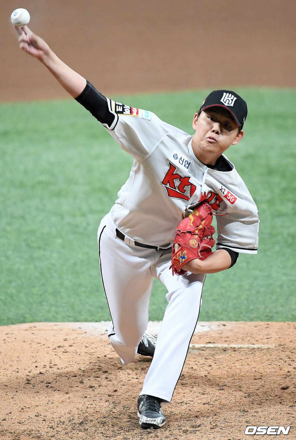 두산과의 플레이오프에 선발로 나선 소형준. /rumi@osen.co.kr