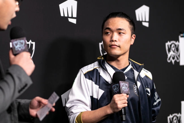 라이엇 게임즈 플리커.