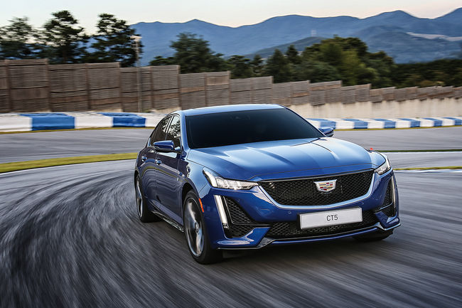 캐딜락 CT5.